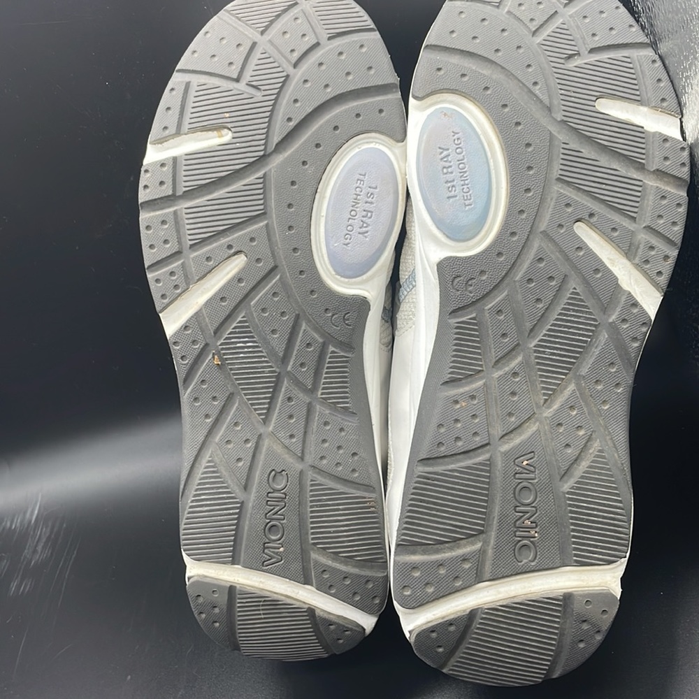 Vionic Sz 7.5 Sunset Mary Jane Sneakers Comfort 1st Ray Technology White EUC - Picture 7 of 8